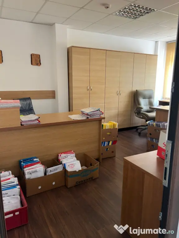 Spatiu birouri de inchiriat, ultracentral, 70mp, Radauti