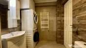 Apartament central, 3 camere, terasă 12mp, mobilat și util 