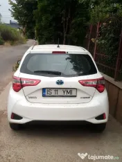 Vând Toyota Yaris Hybrid 