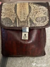 Geanta crossbody din piele de sarpe. 