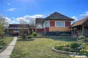 3D! Locuinta traditionala 4300 mp teren,pomicultura,anexe: 