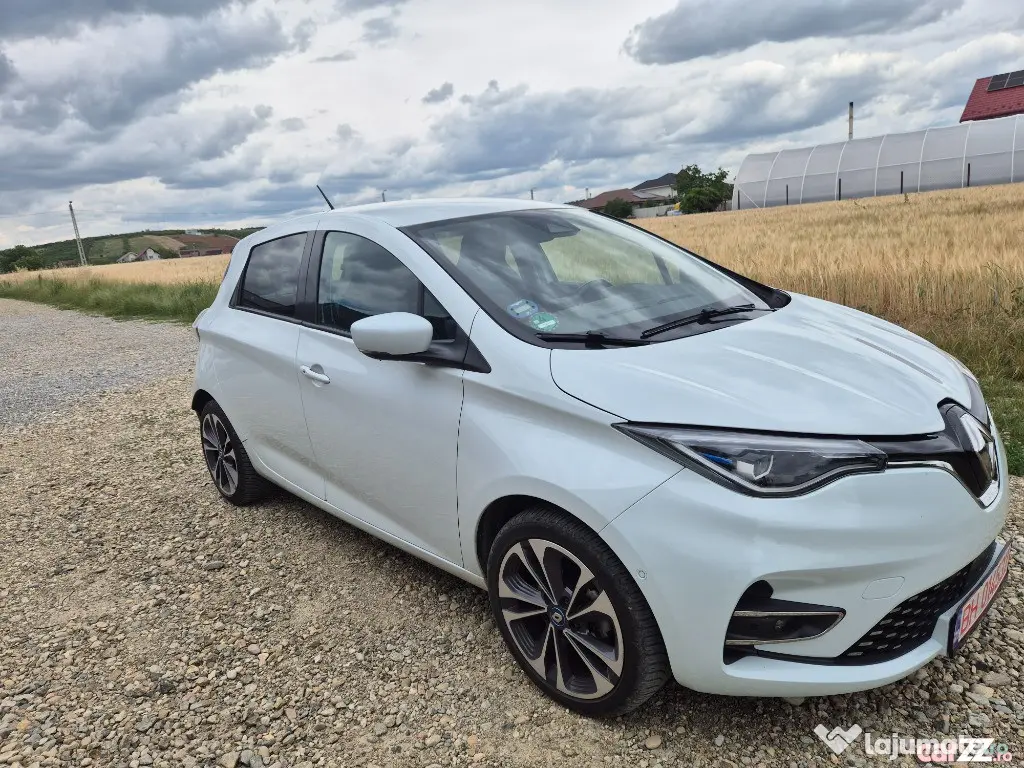 Renault Zoe 2020 52 kw, 136 cp, varianta Iconic evolution plus