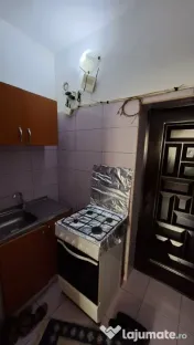 Garsoniera de vanzare zona Far, etajul 1