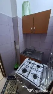Garsoniera de vanzare zona Far, etajul 1