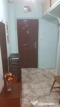 Vand apartament 2 camere zona Jeuri
