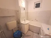 Apartament 3 camere decomandate zona Scoala de Inot