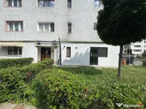 Sp comercial 36 mp, stradal, zona Sud