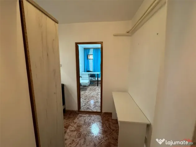 Sp comercial 36 mp, stradal, zona Sud