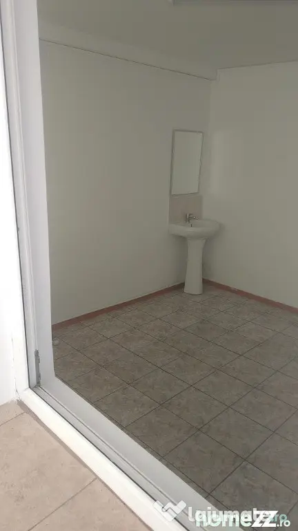 Inchiriez apartament 2 camere ultracentral/parter/constanta