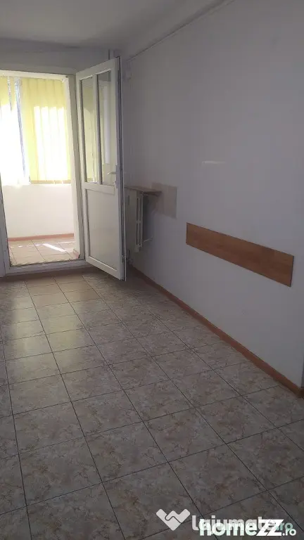 Inchiriez apartament 2 camere ultracentral/parter/constanta