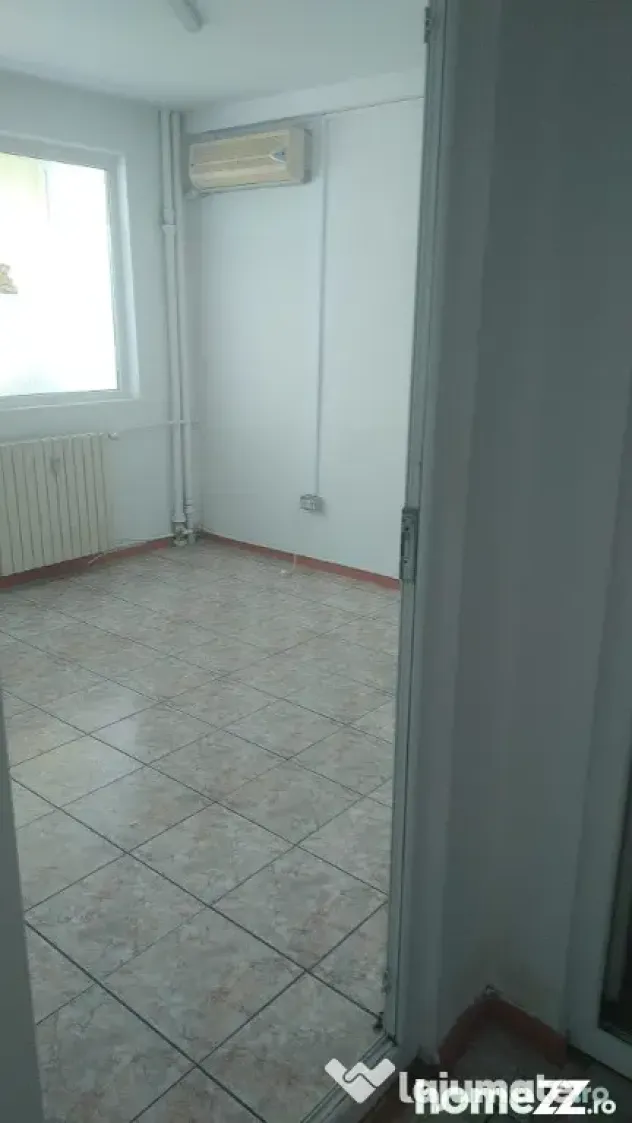 Inchiriez apartament 2 camere ultracentral/parter/constanta