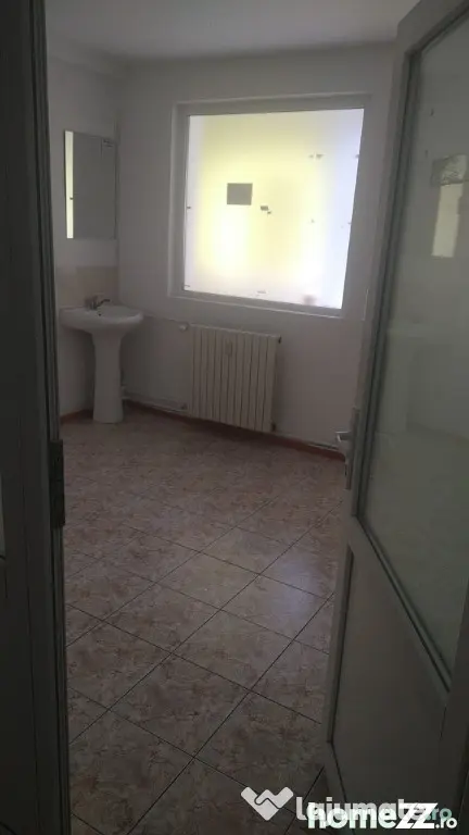 Inchiriez apartament 2 camere ultracentral/parter/constanta