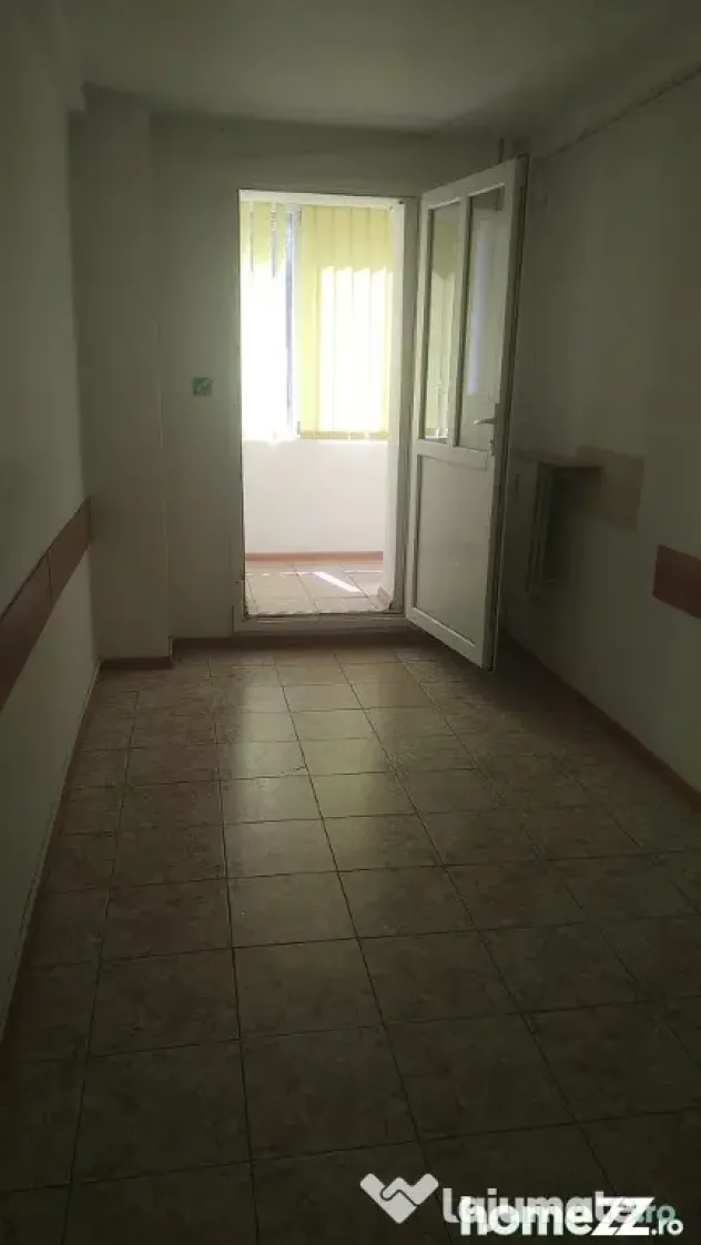 Inchiriez apartament 2 camere ultracentral/parter/constanta