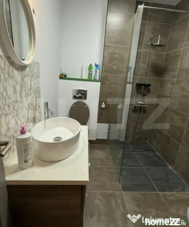 Apartament 2 camere, 45 mp, parcare, zona Teilor