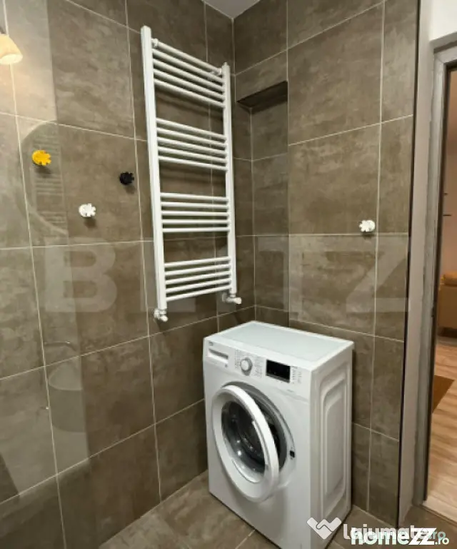 Apartament 2 camere, 45 mp, parcare, zona Teilor