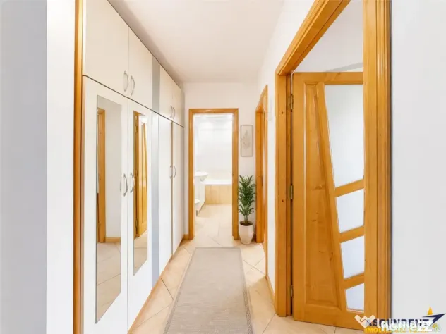 Compozitie luminoasa, structura mare, 3 camere in Centrul C - Brasov (Brasov)