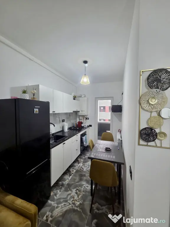 Apartament 2 camere mobilat și utilat lângă Școală Petr