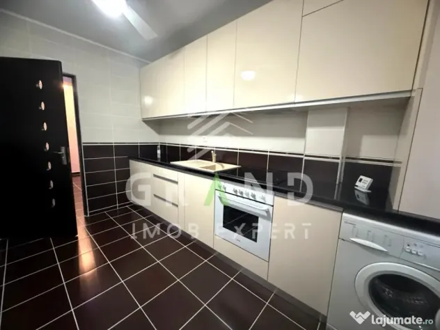 Apartament decomandat | 39 mp+balcon 7 mp | Zona Panemar–E