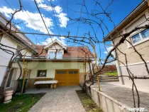 Ansamblu cu 3 locuințe, teren 1.700 mp, ideal investiție