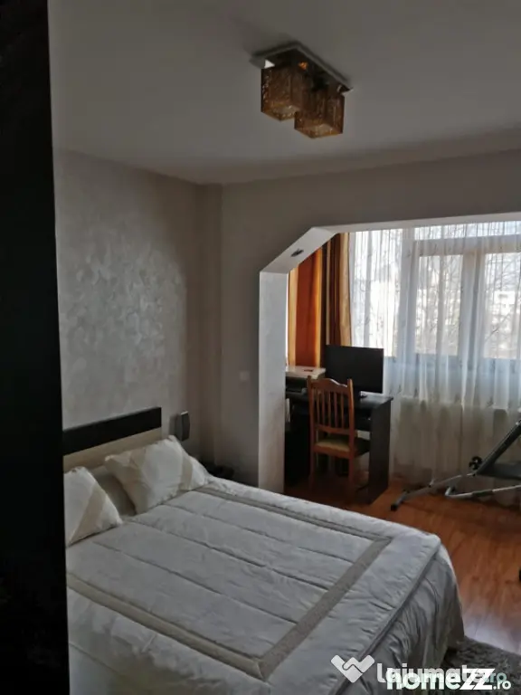 Apartament 3 camere, 77 mp, zona Vest - Ploiesti (Prahova)