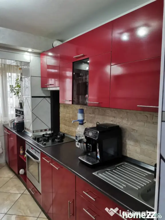 Apartament 3 camere, 77 mp, zona Vest - Ploiesti (Prahova)