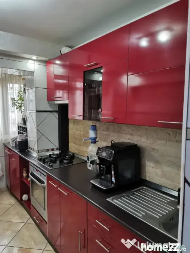 Apartament 3 camere, 77 mp, zona Vest - Ploiesti (Prahova)