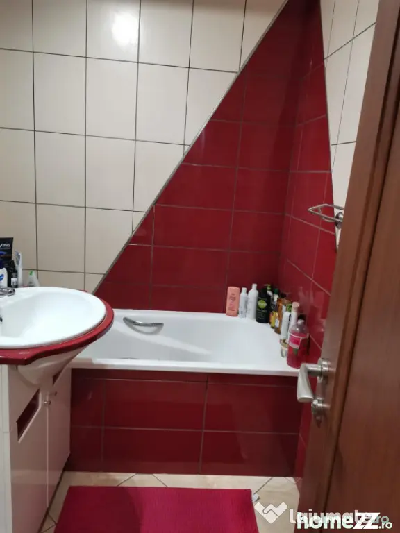 Apartament 3 camere, 77 mp, zona Vest - Ploiesti (Prahova)