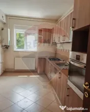 Apartament cu 2 camere de închiriat în zona Parcului Ce... 