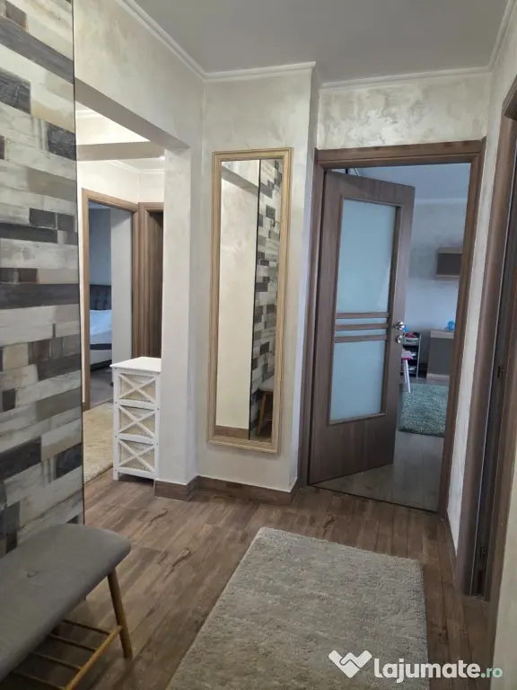 Apartament 3 camere, 2 balcoane, 2 bai, zona 1 Mai, Ramnicu Valcea