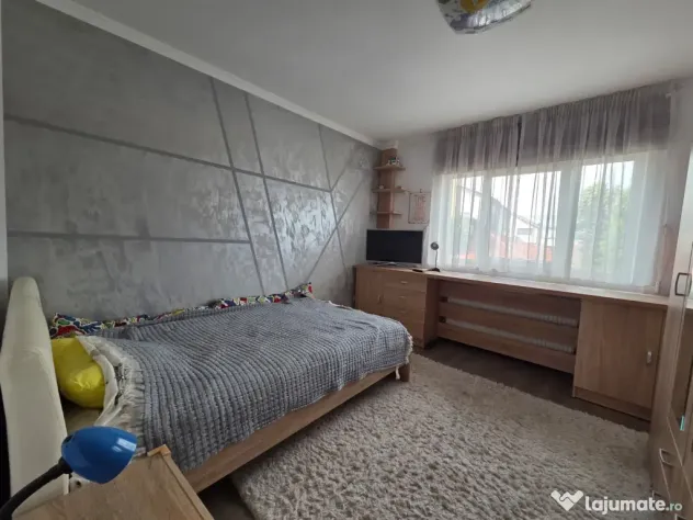 Apartament 3 camere, 2 balcoane, 2 bai, zona 1 Mai, Ramnicu Valcea