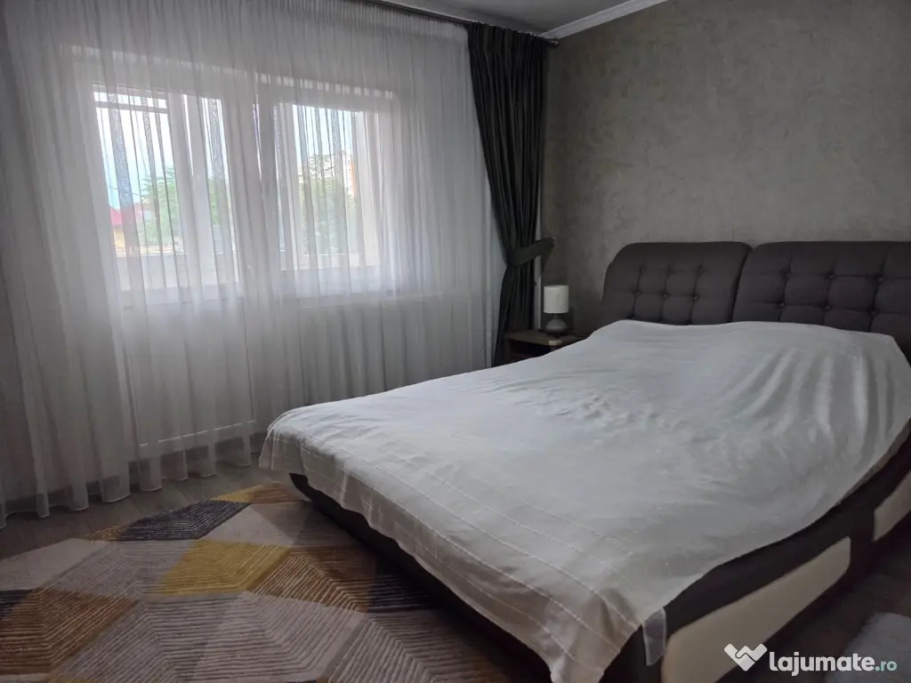 Apartament 3 camere, 2 balcoane, 2 bai, zona 1 Mai, Ramnicu Valcea