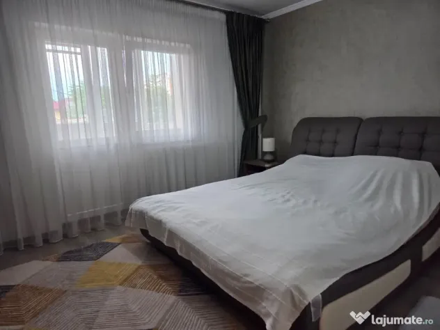 Apartament 3 camere, 2 balcoane, 2 bai, zona 1 Mai, Ramnicu Valcea