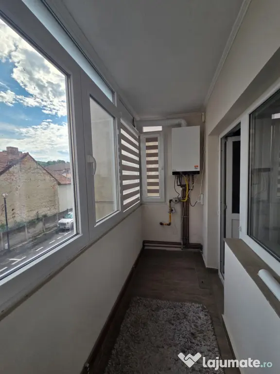 Apartament 3 camere, 2 balcoane, 2 bai, zona 1 Mai, Ramnicu Valcea