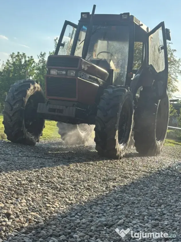 Vând tractor Case 856XL