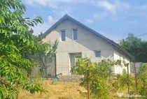 Casa de vanzare + 800 mp teren Baiceni, Curtesti Botosani