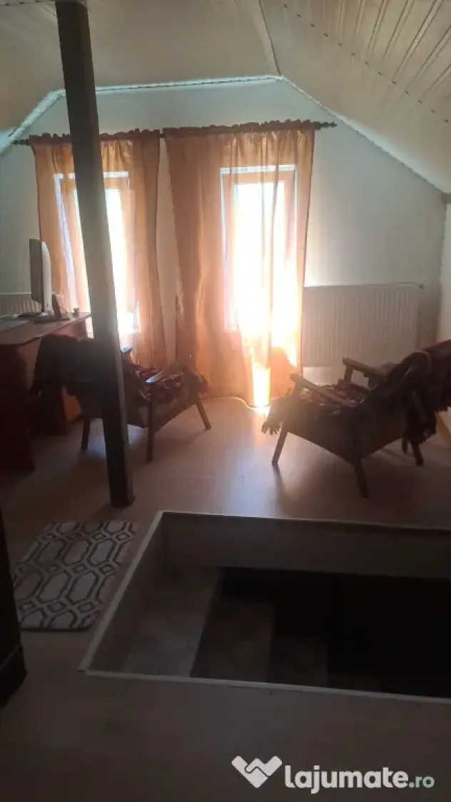 Casa de vanzare + 800 mp teren Baiceni, Curtesti Botosani