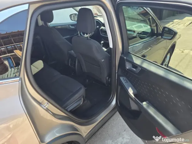 Ford Kuga 2020 autoturism