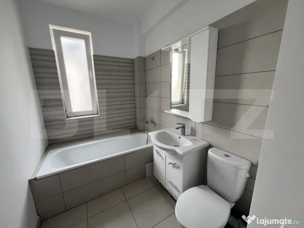 Apartament 2 camere, parcare, zona Terra