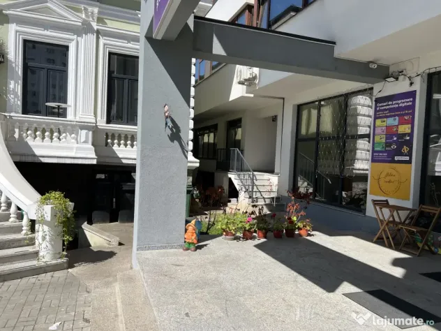 De inchiriat spațiu comercial nou, parcare, zonă centrala