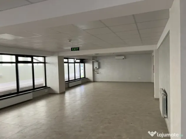 De inchiriat spațiu comercial nou, parcare, zonă centrala