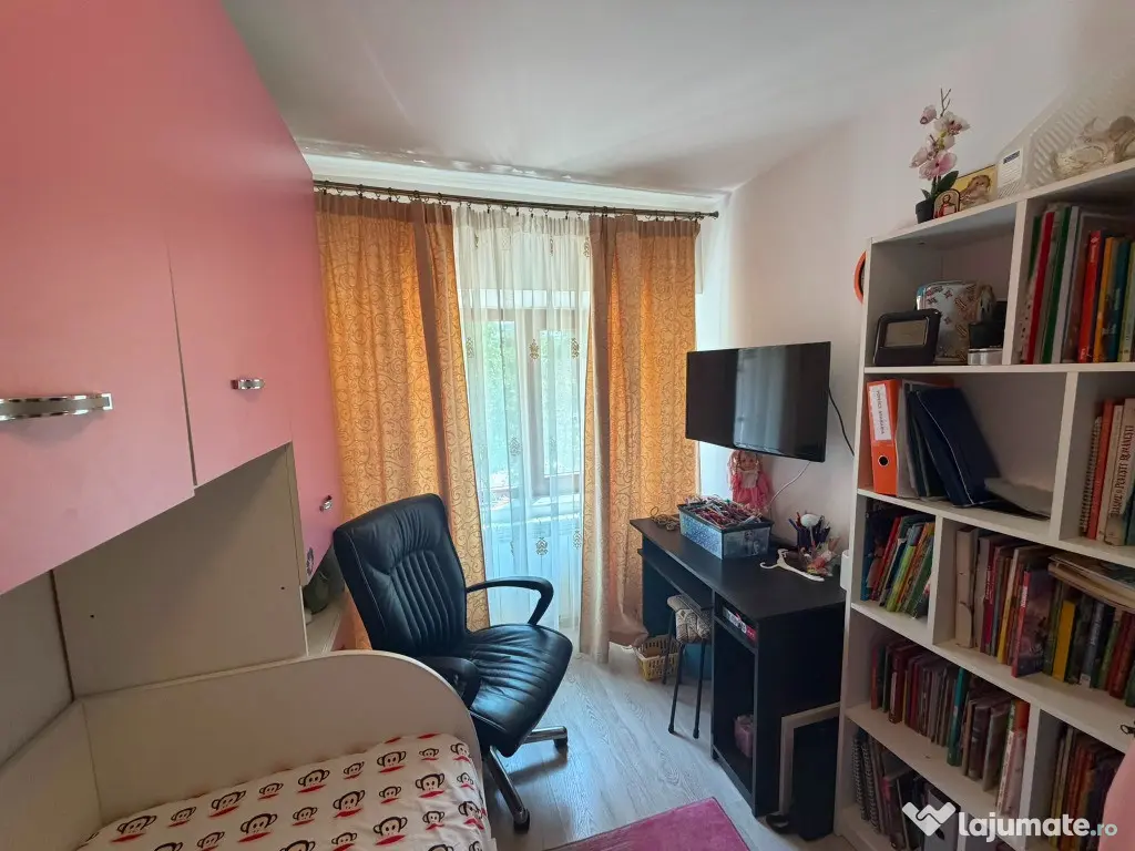 Apartament 3 camere,strada Babadag,parter