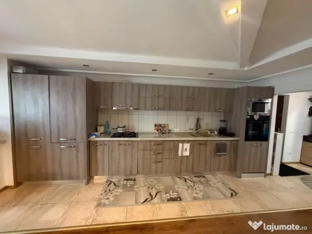 Apartament 3 camere,strada Babadag,parter