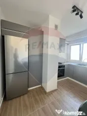 Apartament cu 4 camere de închiriat în zona Polivalenta 