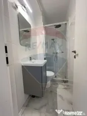 Apartament cu 4 camere de închiriat în zona Polivalenta 