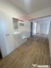 Apartament cu 4 camere de închiriat în zona Polivalenta 