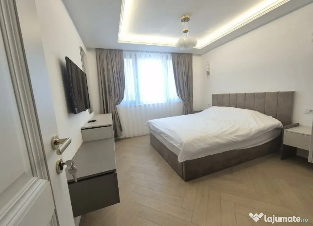 Apartament De Lux Cu 3 Camere Semidecomandate Zona Ultracentrala