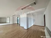 Birou modern de închiriat | Strada George Coșbuc | Baia... 