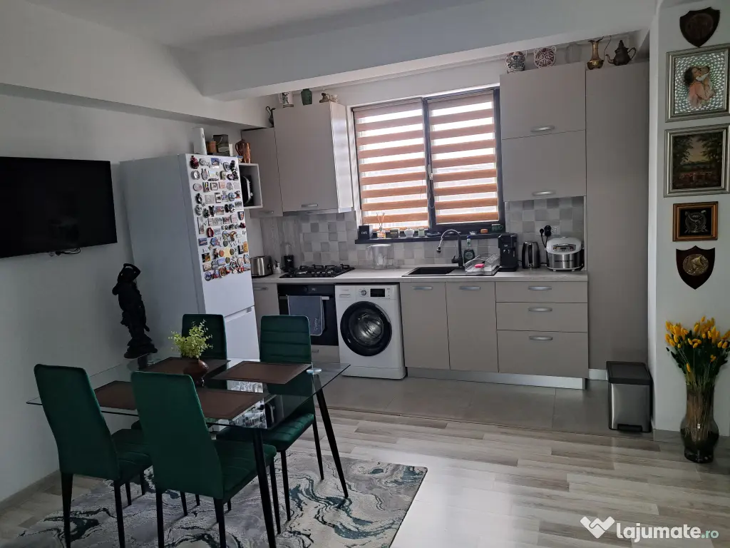 Vând apartament 2 camere în Bucium