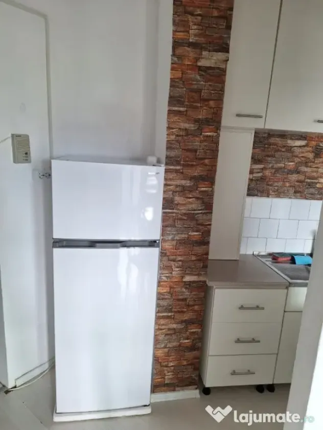 Garsonieră de închiriat incepand cu 01 August 2026 zona Judetean