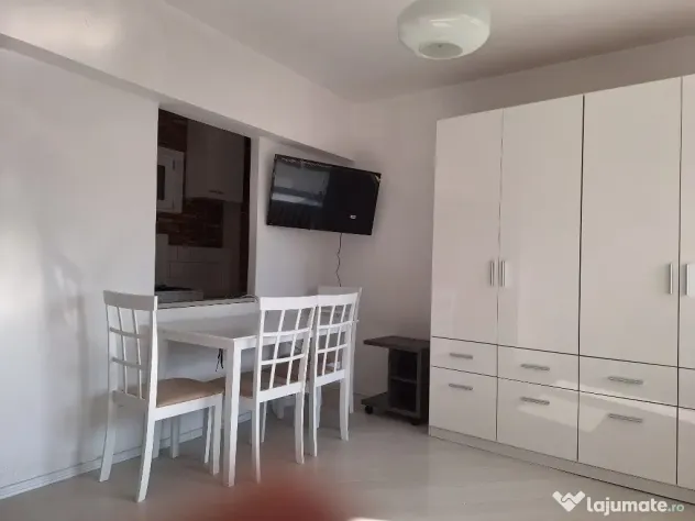 Garsonieră de închiriat incepand cu 01 August 2026 zona Judetean
